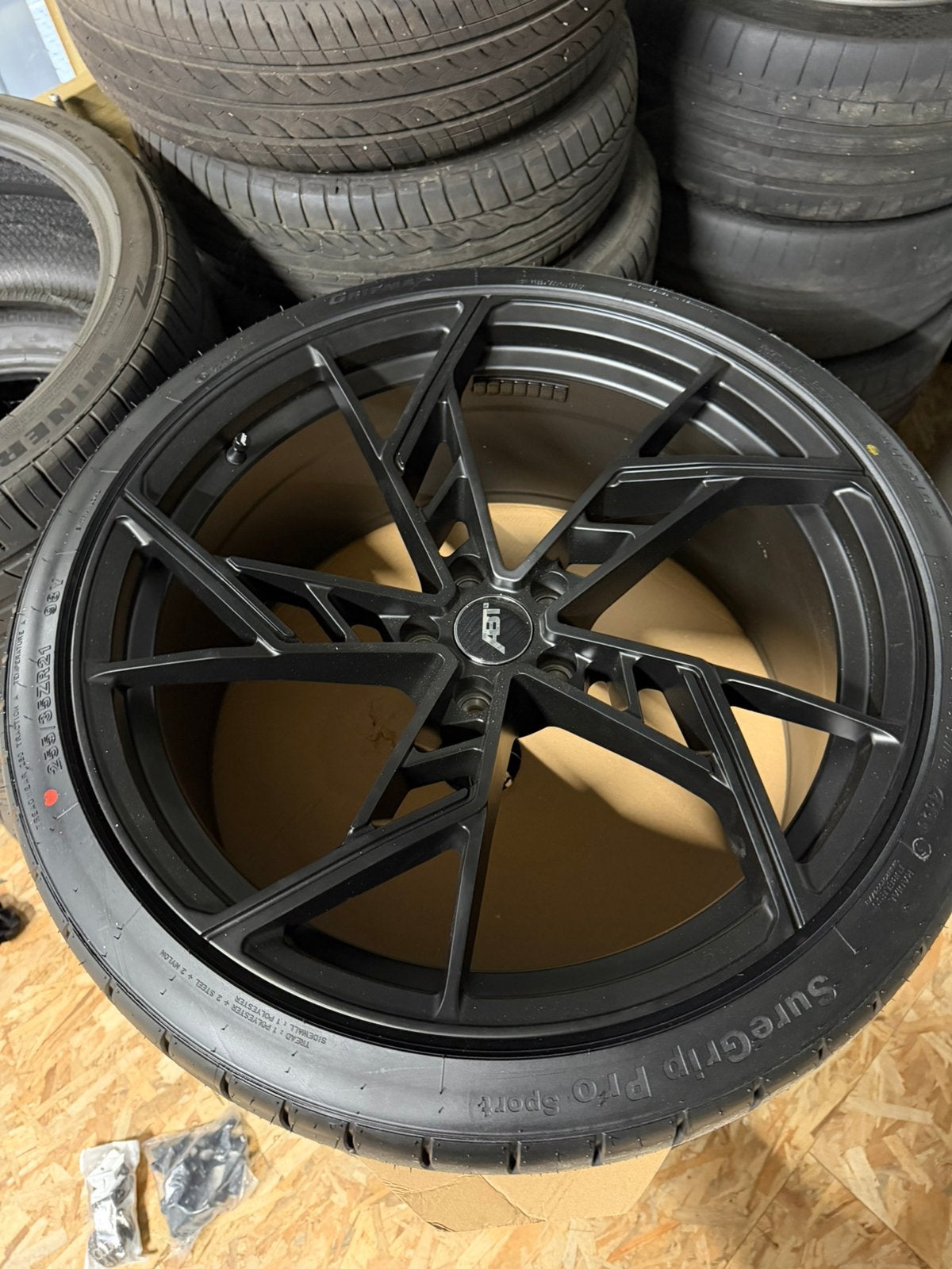Carbonado Evil 21inch 255/35/R21, Ophalen, 255 mm, Banden en Velgen, Nieuw