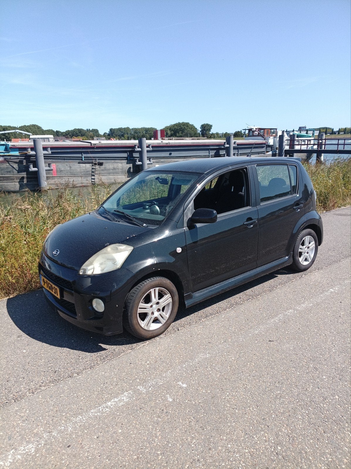 Daihatsu Sirion 2 1.3 2006 Zwart, Voorwielaandrijving, 31 €/maand, 4 cilinders, Zwart