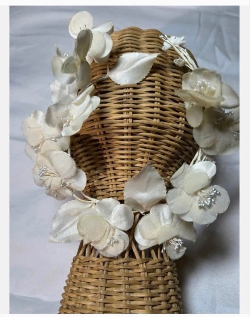Antieke tiara, stof blaadjes bloemen, Ophalen of Verzenden, Dames