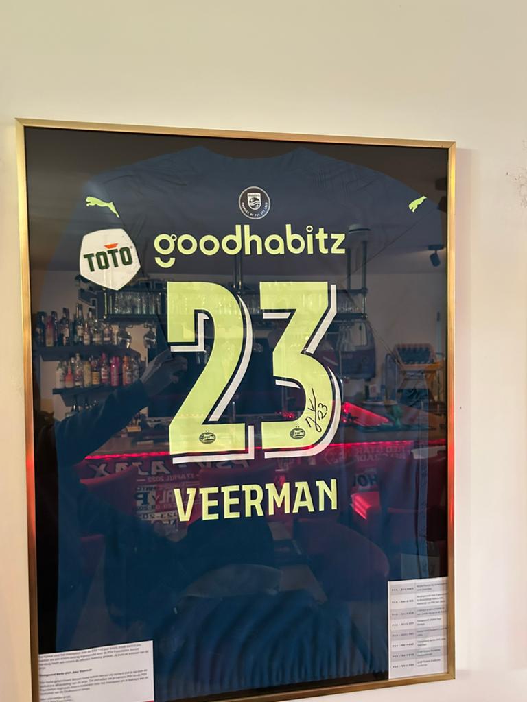 Gesigneerd wedstrijd shirt Joey Veerman psv (zonder lijst), Ophalen of Verzenden, Zo goed als nieuw, PSV, Shirt