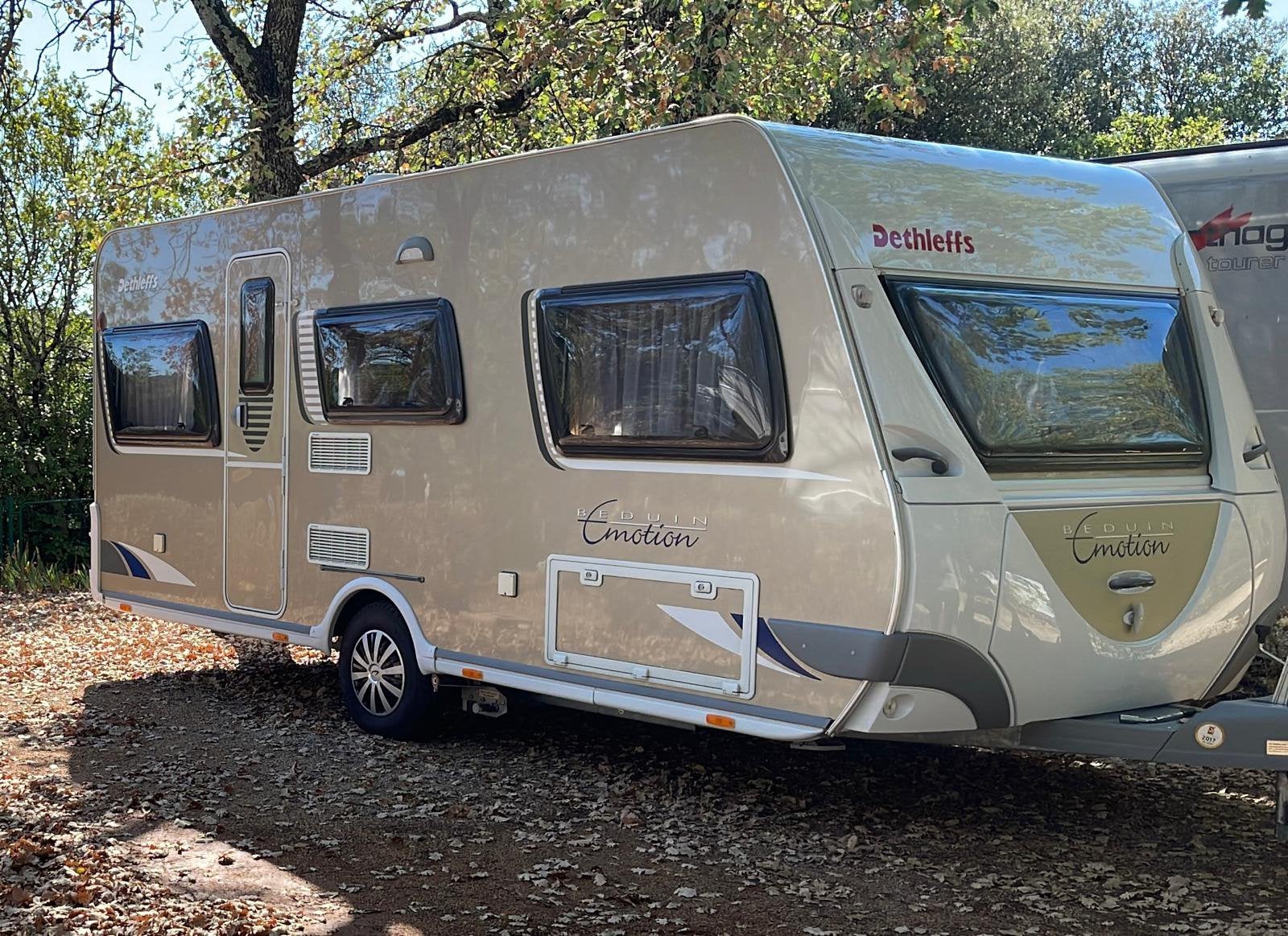 Dethleffs Beduin Emotion 495 DB 2009 met mover en voortent, Rondzit, Dwarsbed, 750 - 1000 kg, Particulier