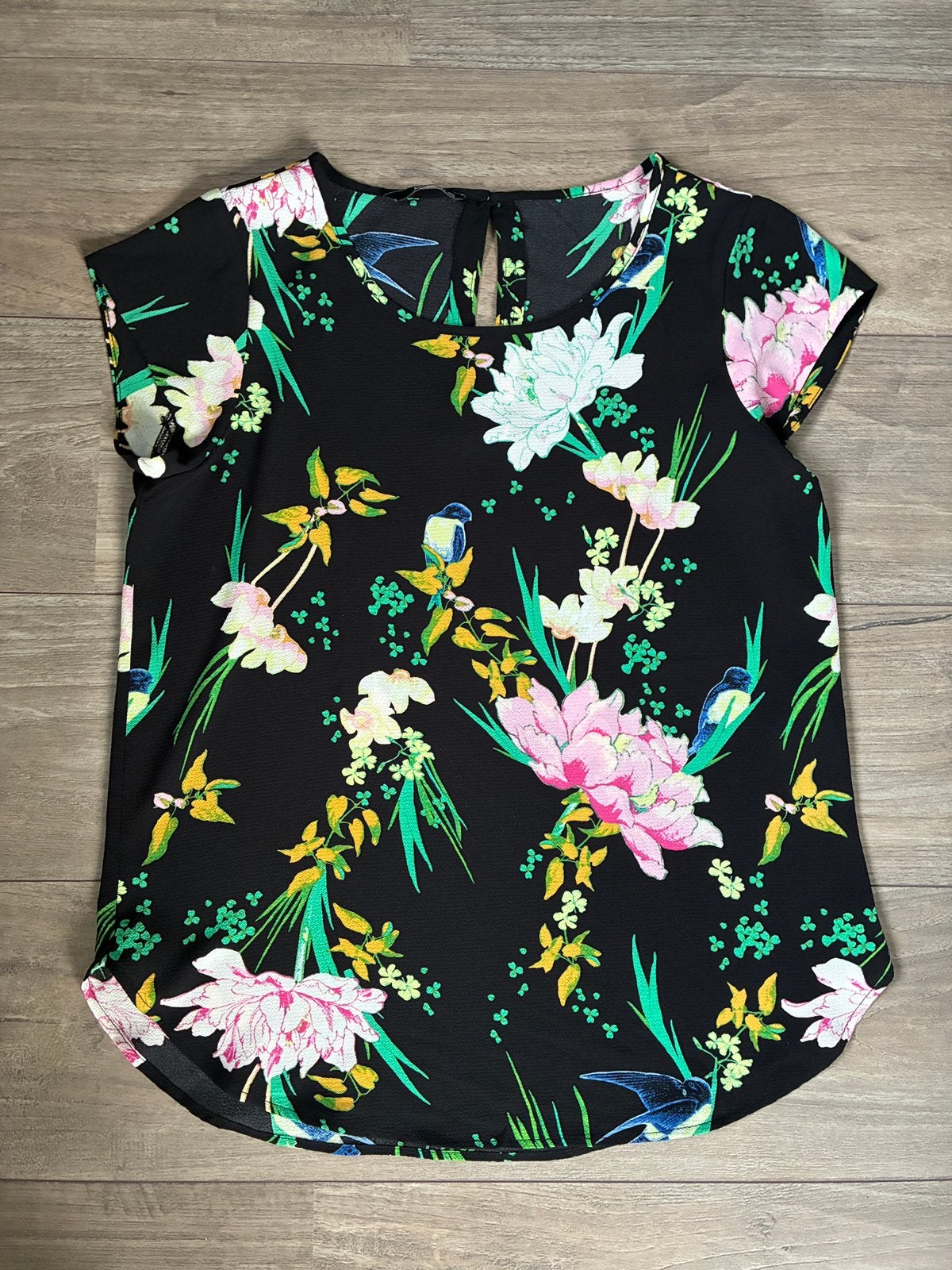 Only top met bloemen en vogels, Zwart, Ophalen of Verzenden, Zo goed als nieuw, Korte mouw
