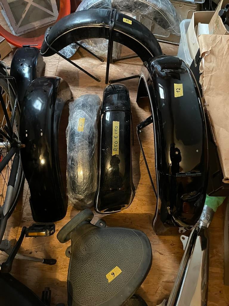 BMW Honda onderdelen motorbeurs Genk R25 R50 CB72/77/92, Motoren, Onderdelen | Oldtimers, Ophalen, Gebruikt