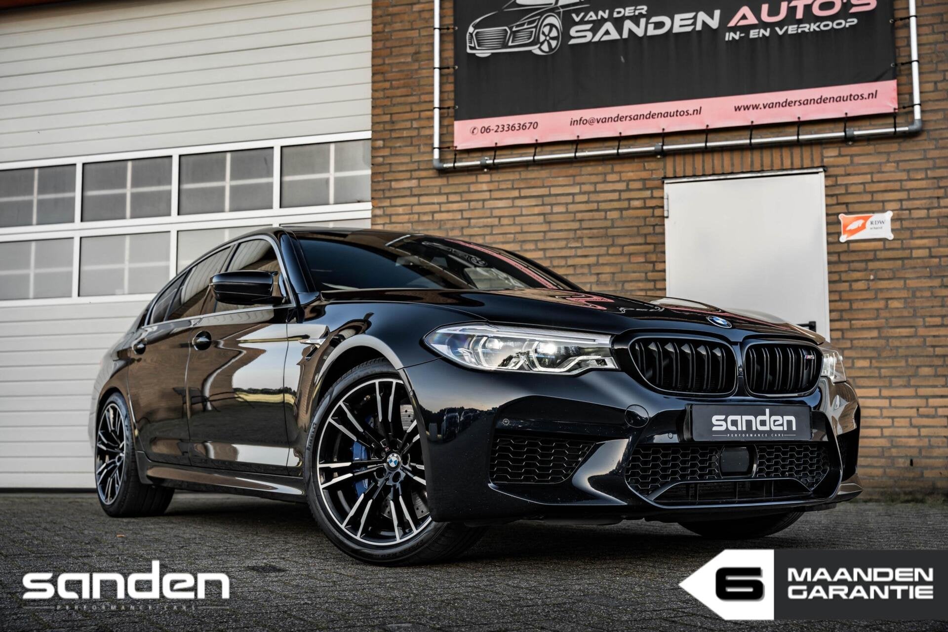 BMW 5-serie M5 Individual|AzuriteBlack|Schuifdak|Massage|HUD, Auto's, BMW, Automaat, 2000 kg, Adaptive Cruise Control, Zwart
