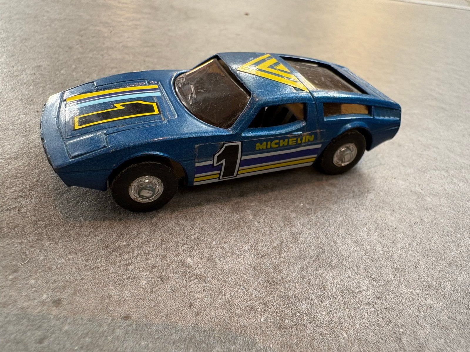 Mira Vintage Maserati Bora modelauto - Michelin #1, Gebruikt, 1:50 of kleiner, Auto, Ophalen