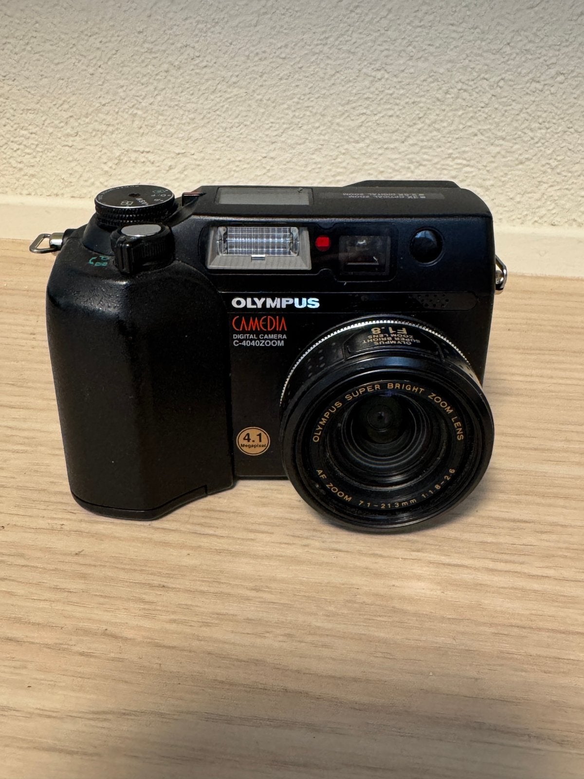 Tk Olympus camedia V-4040 zoom 4.1mp, Ingebouwde flitser, 4 megapixels, Zo goed als nieuw, Olympus