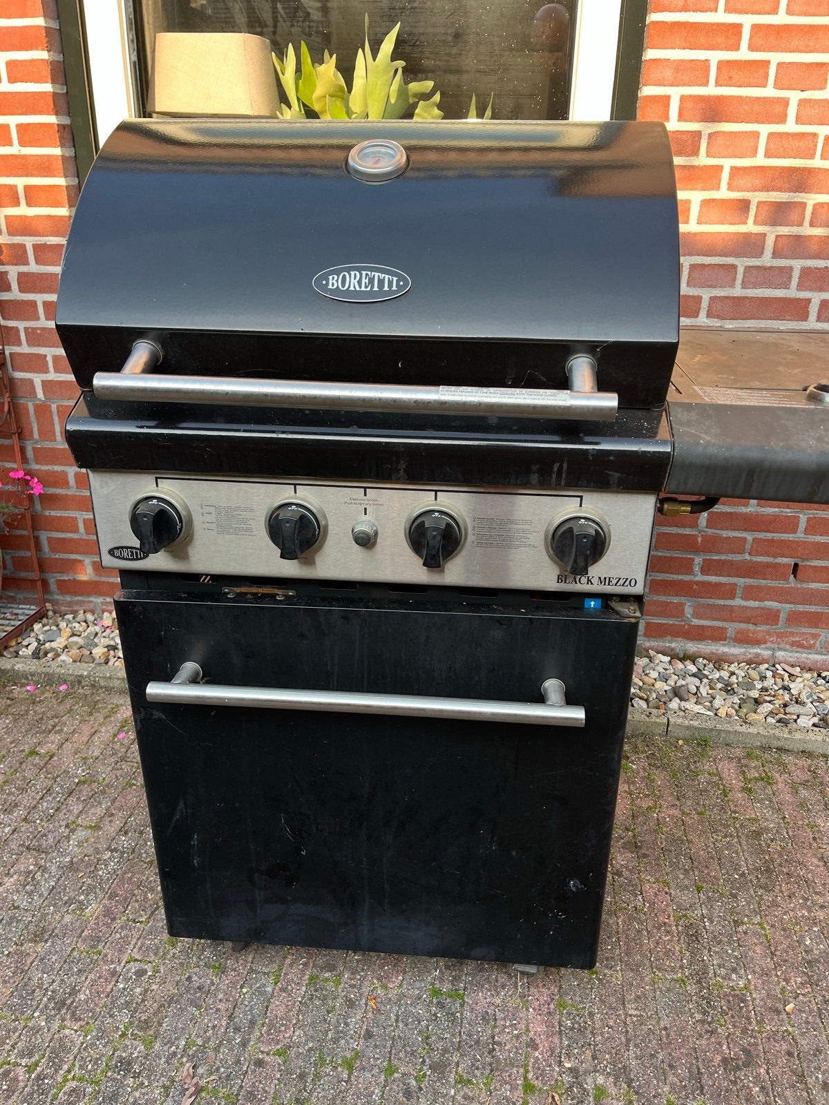 Boretti Black Mezzo Gasbarbecue met zijbrander, Ophalen, Gebruikt