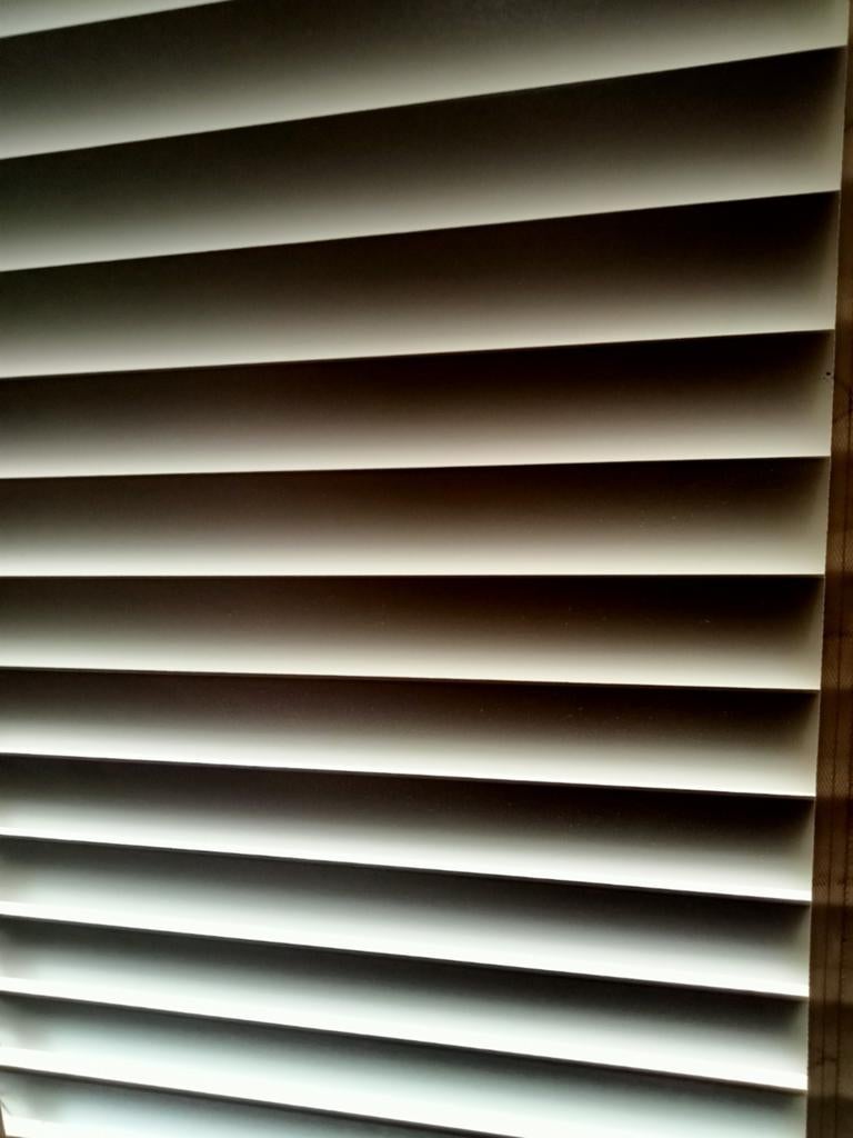 Wit houten brede luxaflex van Veneta, 200 cm breed, 180 lang, Ophalen, Gebruikt, Wit, 150 tot 200 cm