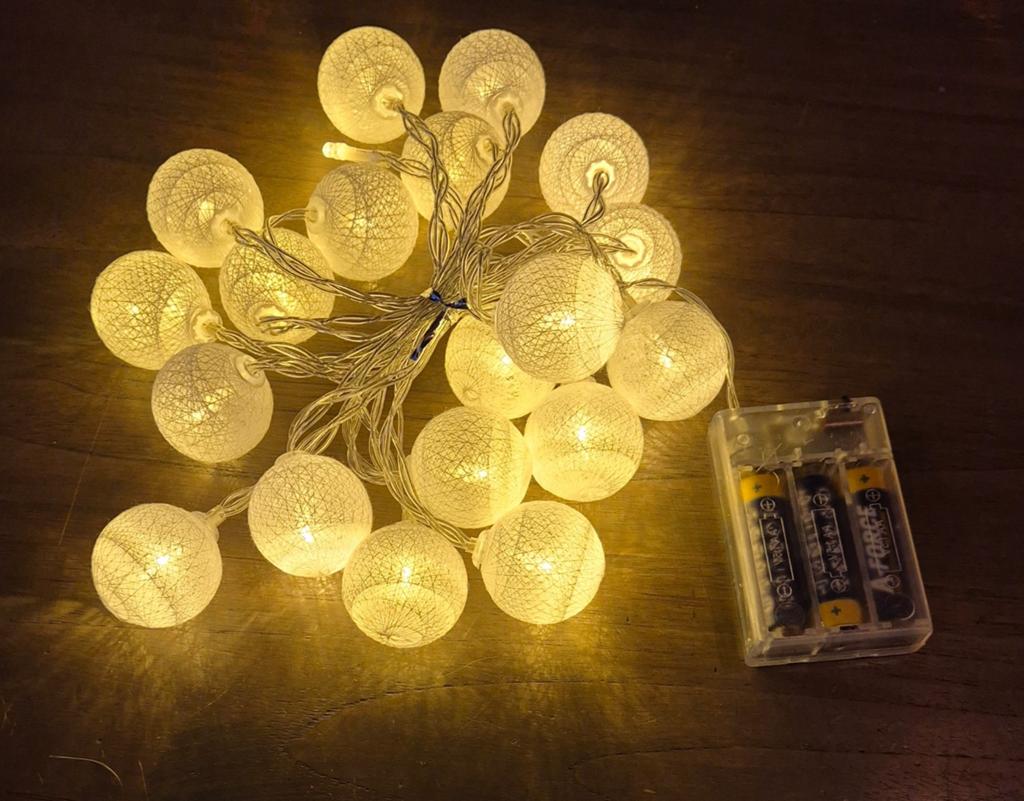 Nieuwe lichtslinger met 20 katoenen ledbollen., Ophalen of Verzenden