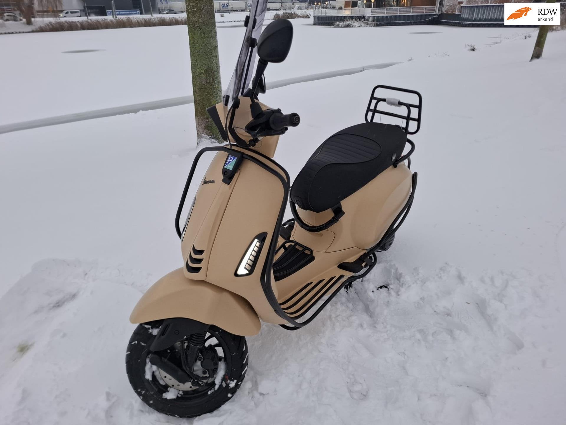 Vespa Snorscooter Sprint 50, Fietsen en Brommers, Snorfietsen en Snorscooters, Gebruikt, Thurledeweg 81
3044ER  Rotterdam, NL