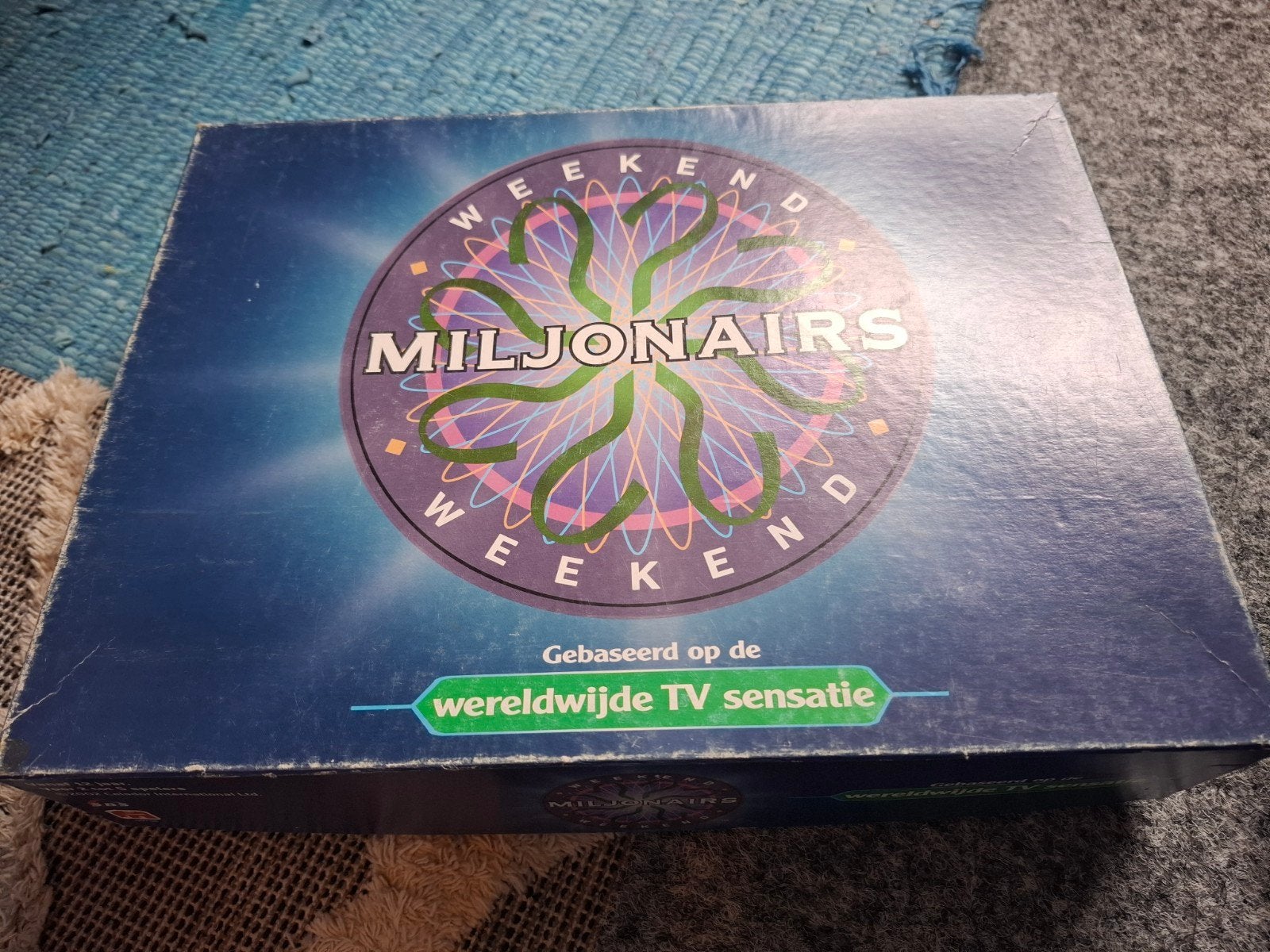 Weekend Miljonairs Bordspel - Gebaseerd op de TV-sensatie, Hobby en Vrije tijd, Gezelschapsspellen | Bordspellen, Vijf spelers of meer