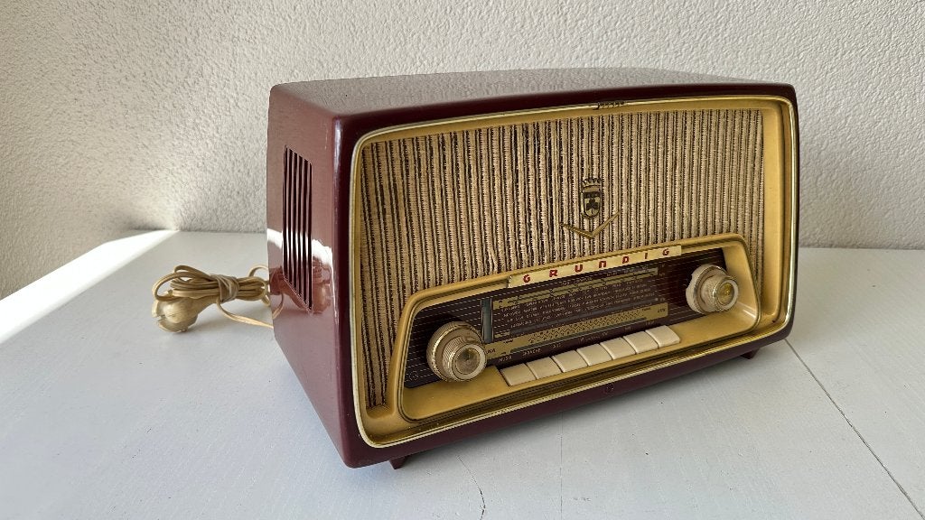 Grundig Type 97/60 buizenradio, Burgundy jaren-50 uitvoering, Ophalen, Radio