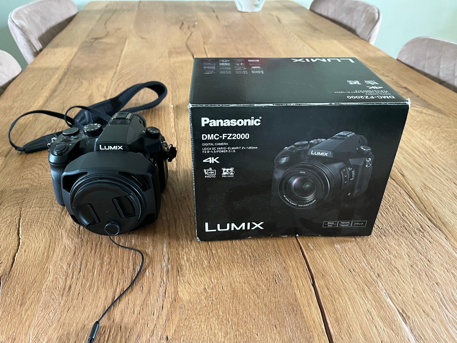 Panasonic Lumix DMC-FZ2000 Bridgecamera met accessoires, Panasonic, Beeldstabilisatie, Ophalen of Verzenden, Zo goed als nieuw