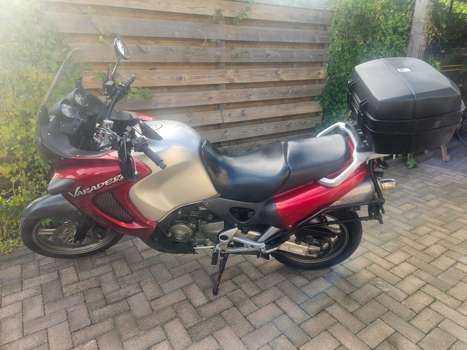 Zeer degelijke Honda Varadero 1000cc - Klaar voor avontuur, Motoren, 2 cilinders, 996 cc, Particulier, Meer dan 35 kW