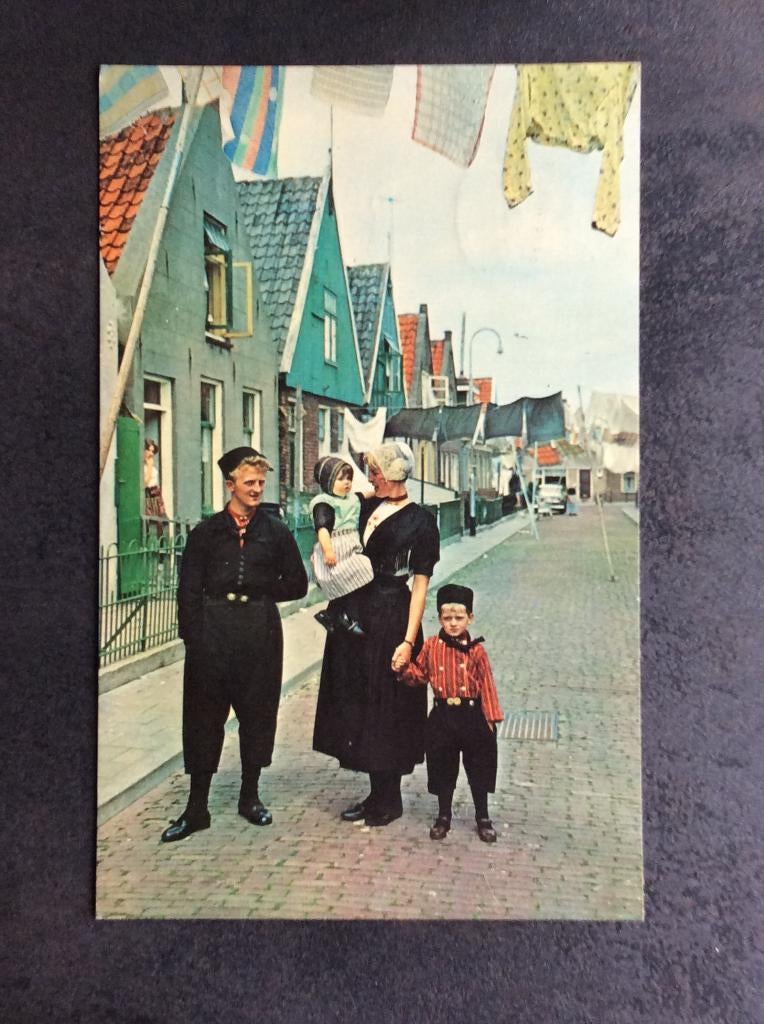 Urk, Klederdracht, Onder de Waslijn, Ophalen of Verzenden, 1960 tot 1980, Gelopen, Flevoland