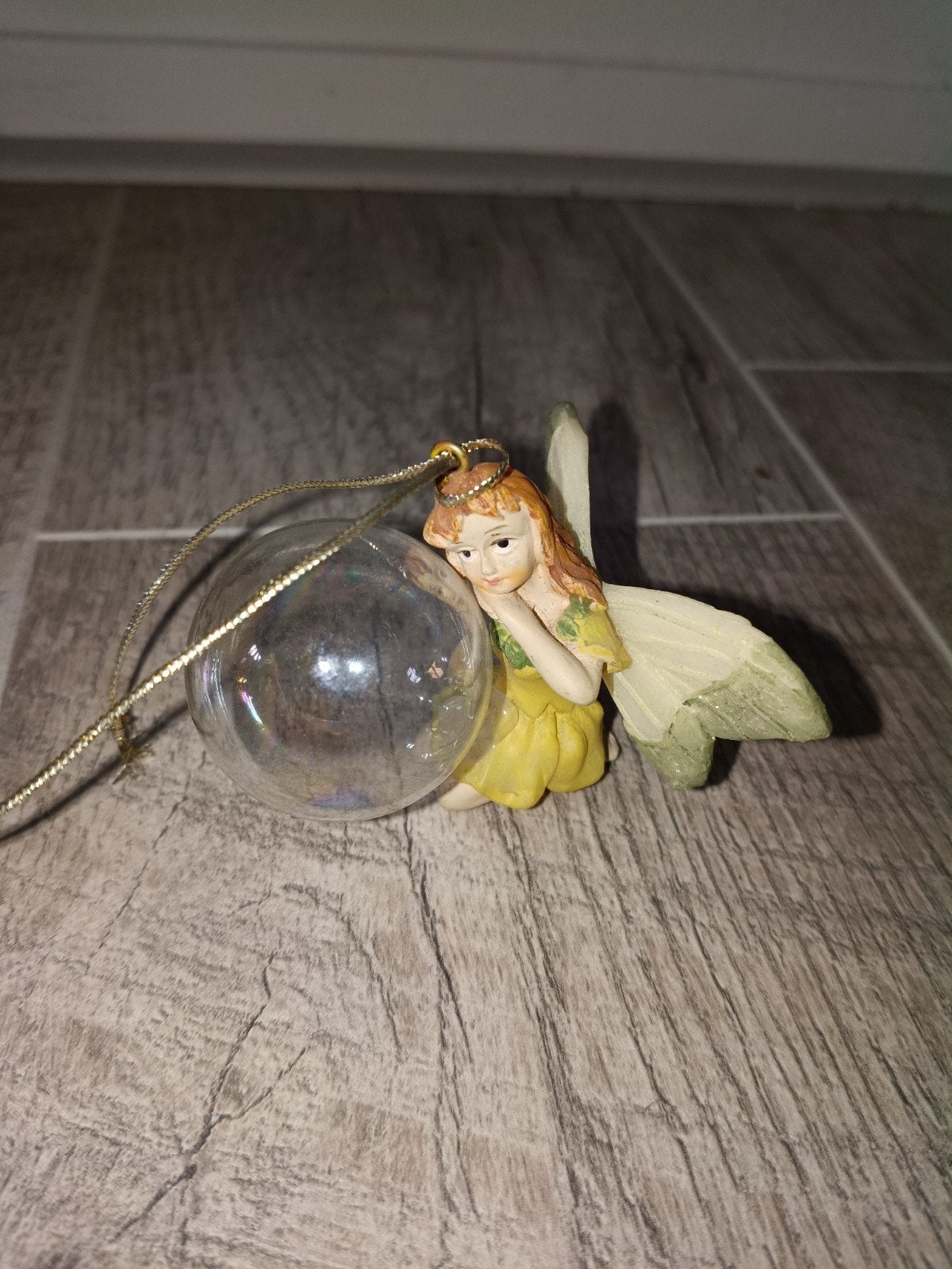 Schattige elf met glazen bol - Decoratie, Verzamelen, Ophalen, Zo goed als nieuw, Fantasy