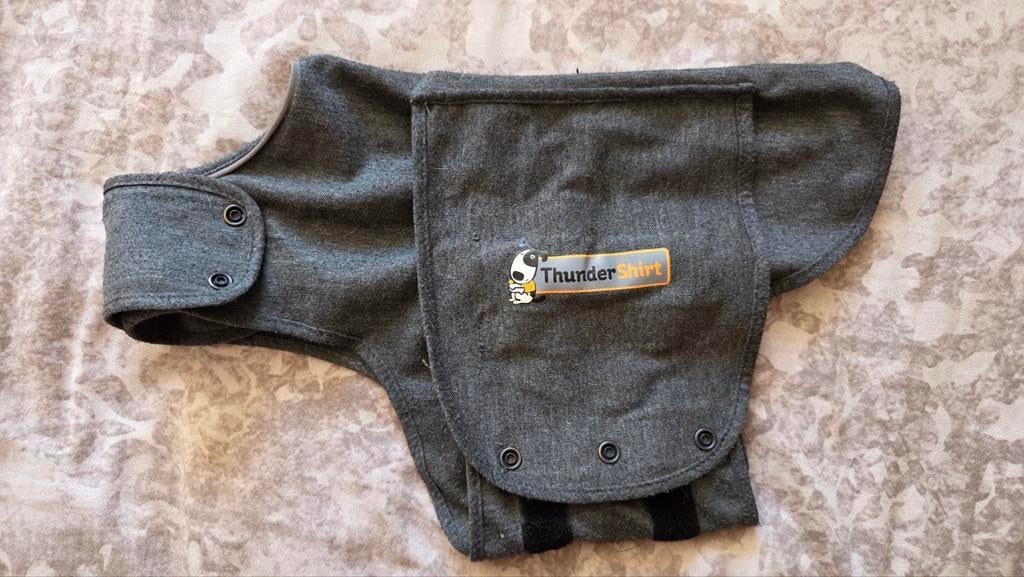 Thundershirt maat S, Dieren en Toebehoren, Ophalen of Verzenden, Gebruikt, Hondenshirt