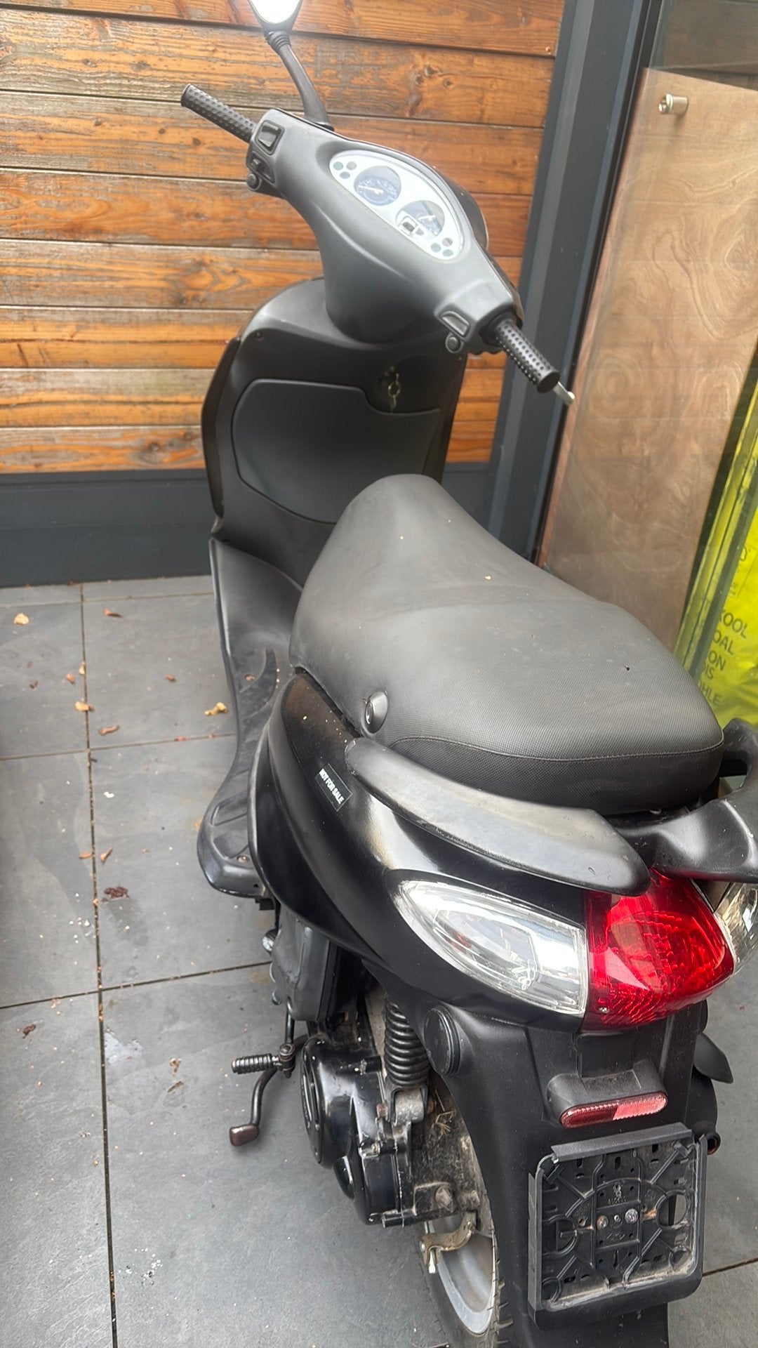 Piaggio fly met wok, Ophalen, Zo goed als nieuw, Benzine, Piaggio