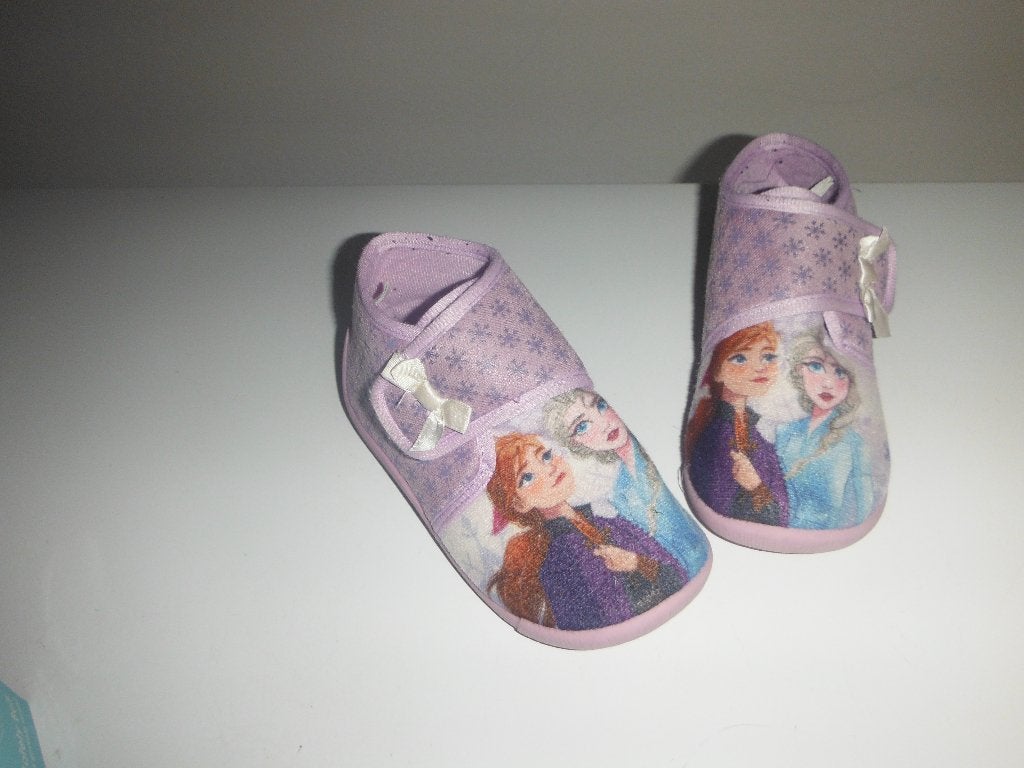 kinder pantoffeltjes /schoentjes in verschillende maten, Kinderen en Baby's, Kinderkleding | Schoenen en Sokken, Ophalen of Verzenden
