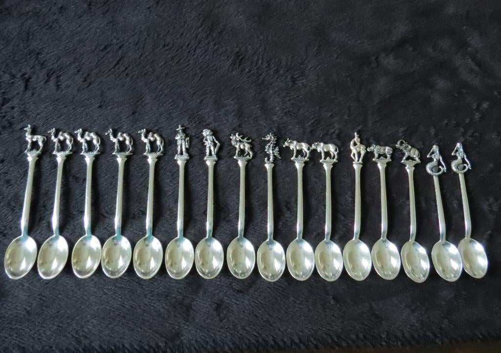 15 theelepeltjes verzilverd posthoorn figuurtjes, Antiek en Kunst, Antiek | Bestek, Ophalen of Verzenden