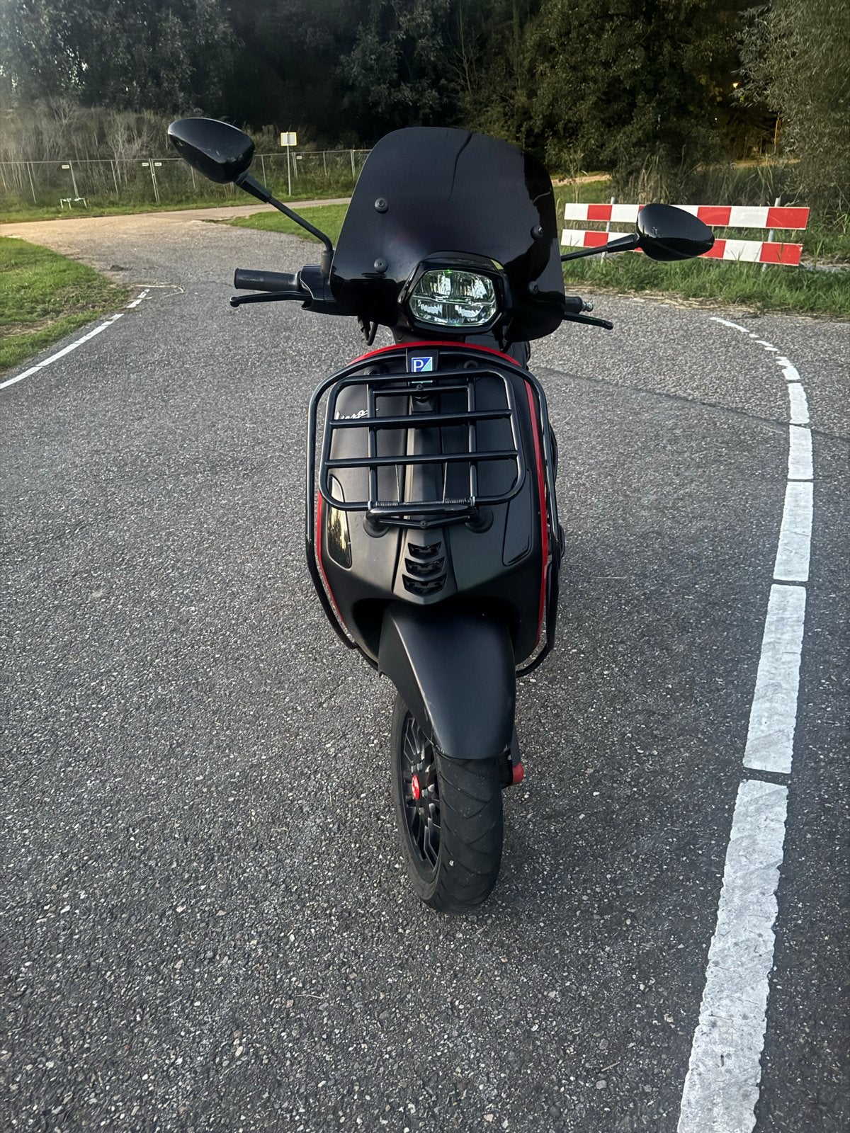 Vespa Sprint Mat Zwart - Zo goed als nieuw, Ophalen, Maximaal 45 km/u, Vespa S, Zo goed als nieuw