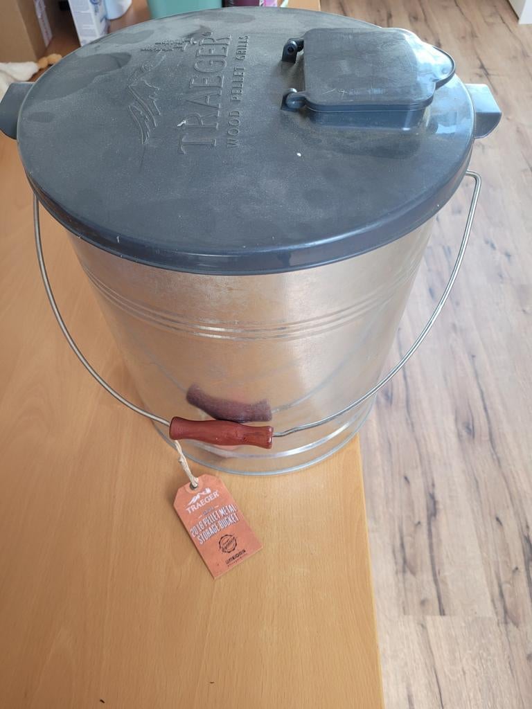 Traeger metalen pellets emmer 20lb, Ophalen, Nieuw, Traeger