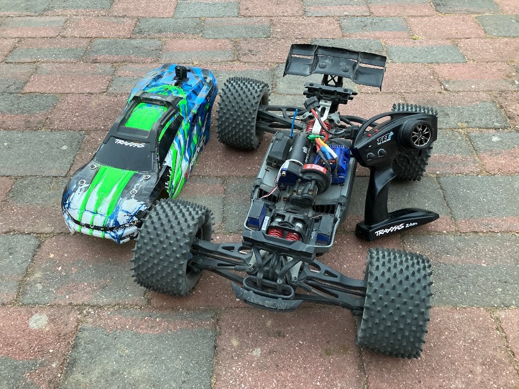 Traxxas e-revo, Hobby en Vrije tijd, Modelbouw | Radiografisch | Auto's, Elektro, Ophalen of Verzenden, Zo goed als nieuw, Onderdeel