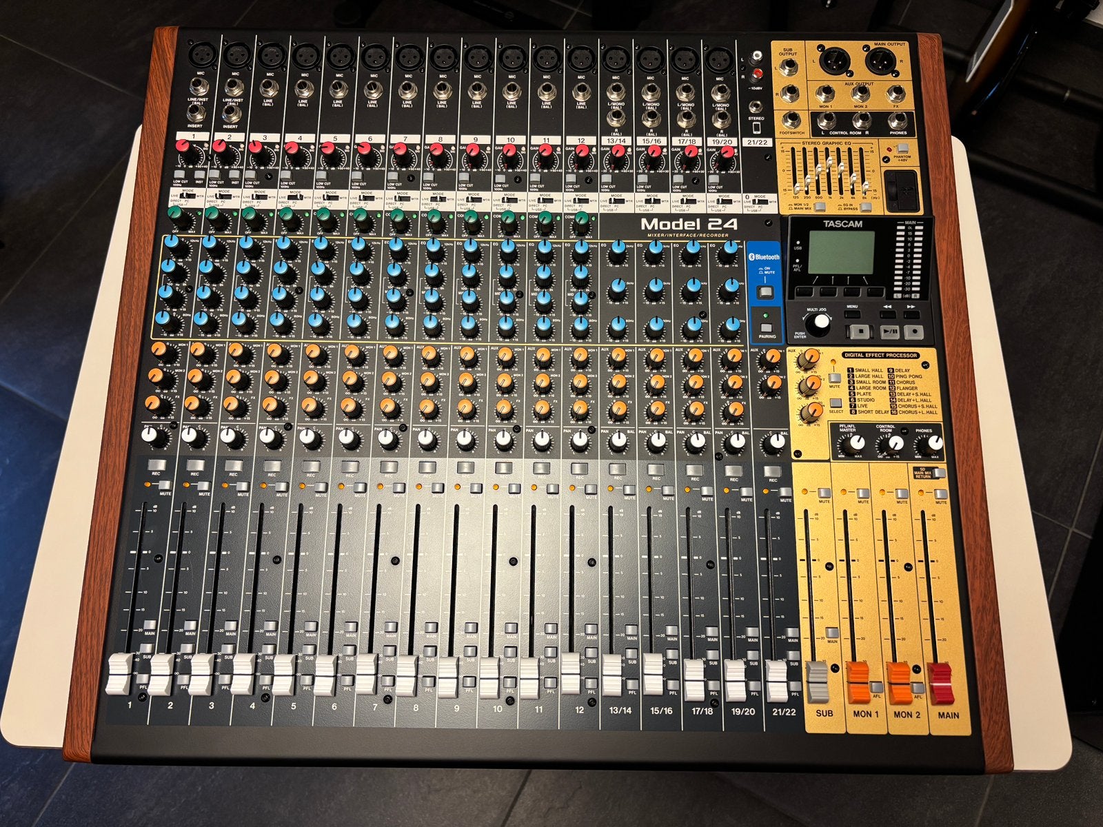 Tascam Model 24 - Z.G.A.N! INCL. Dust Cover, Ophalen of Verzenden, Zo goed als nieuw, 20 kanalen of meer