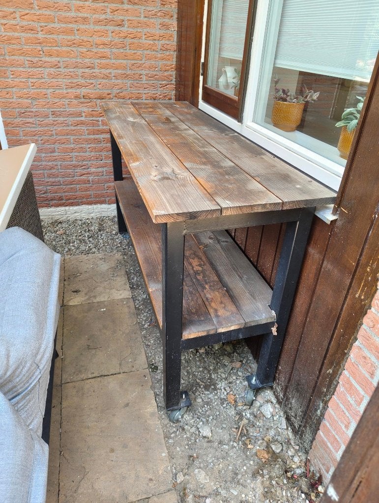 Robuuste industriële serveer/BBQ-tafel op wielen – 160x65 cm, Tuin en Terras, Ophalen, Gebruikt, Houtskool, Vrijstaand