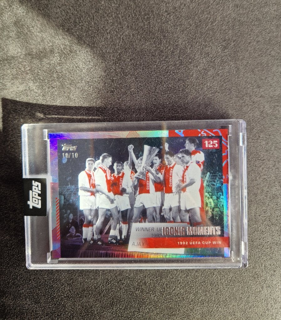 Topps Iconic Moments 2025 1992 UEFA Cup Win Ajax Sports / 10, Verzamelen, Ophalen of Verzenden, Nieuw, Ajax, Spelerskaart