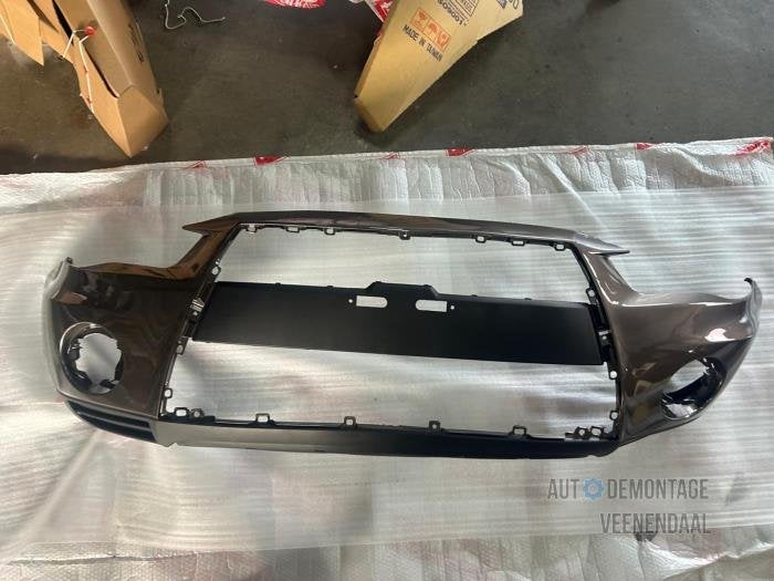 Voorbumper van een Mitsubishi Outlander (C06), Auto-onderdelen, Carrosserie en Plaatwerk, -, -, Nieuw, Ophalen of Verzenden