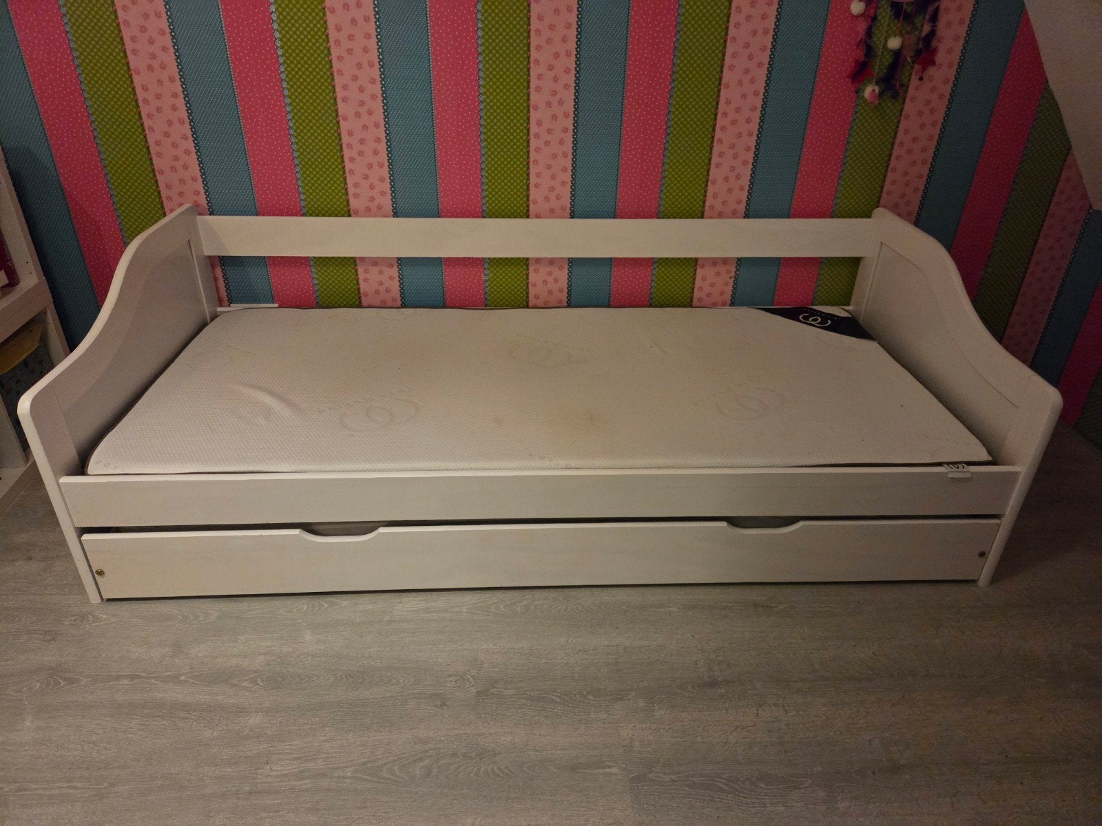 Uitschuifbed met lade - latje gebroken, Ophalen, Gebruikt, Eenpersoons, Wit