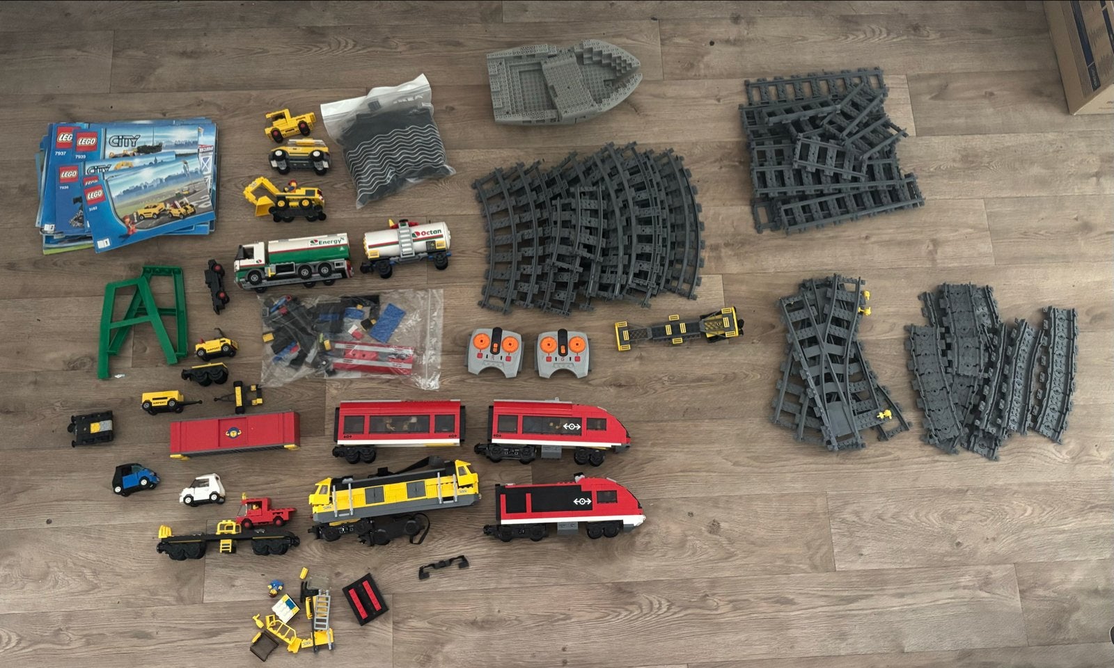 LEGO City Treinen 7897 / 7898 + veel rails + wagons – partij, Kinderen en Baby's, Ophalen of Verzenden, Gebruikt, Overige merken