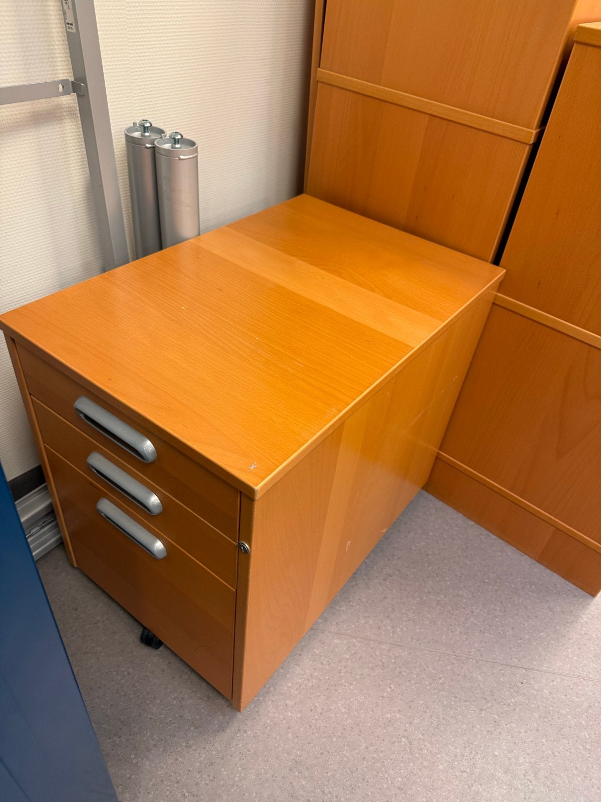 Mooie trolley kersenhout met 3 lades, Huis en Inrichting, Ophalen, Gebruikt