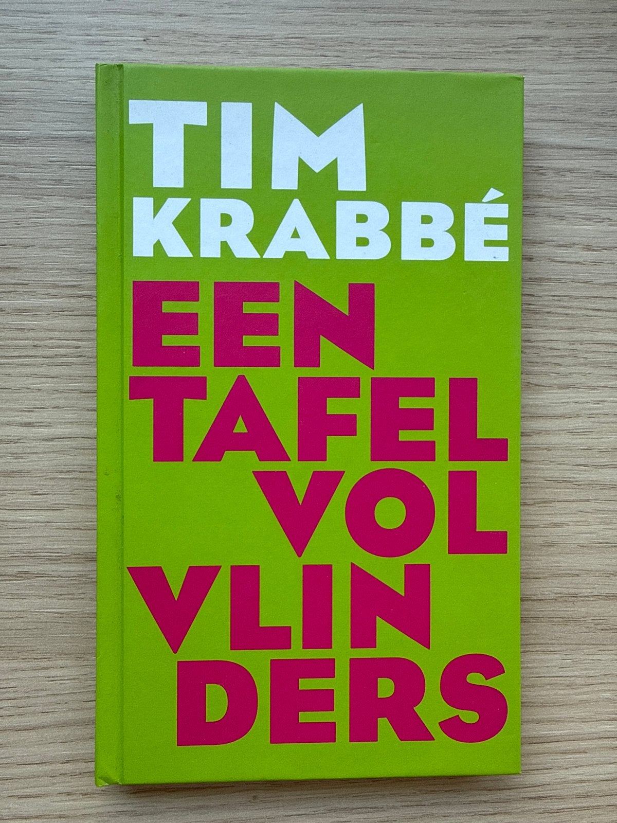 Tim Krabbé - Een tafel vol vlinders, Boeken, Ophalen of Verzenden, Zo goed als nieuw, Nederland