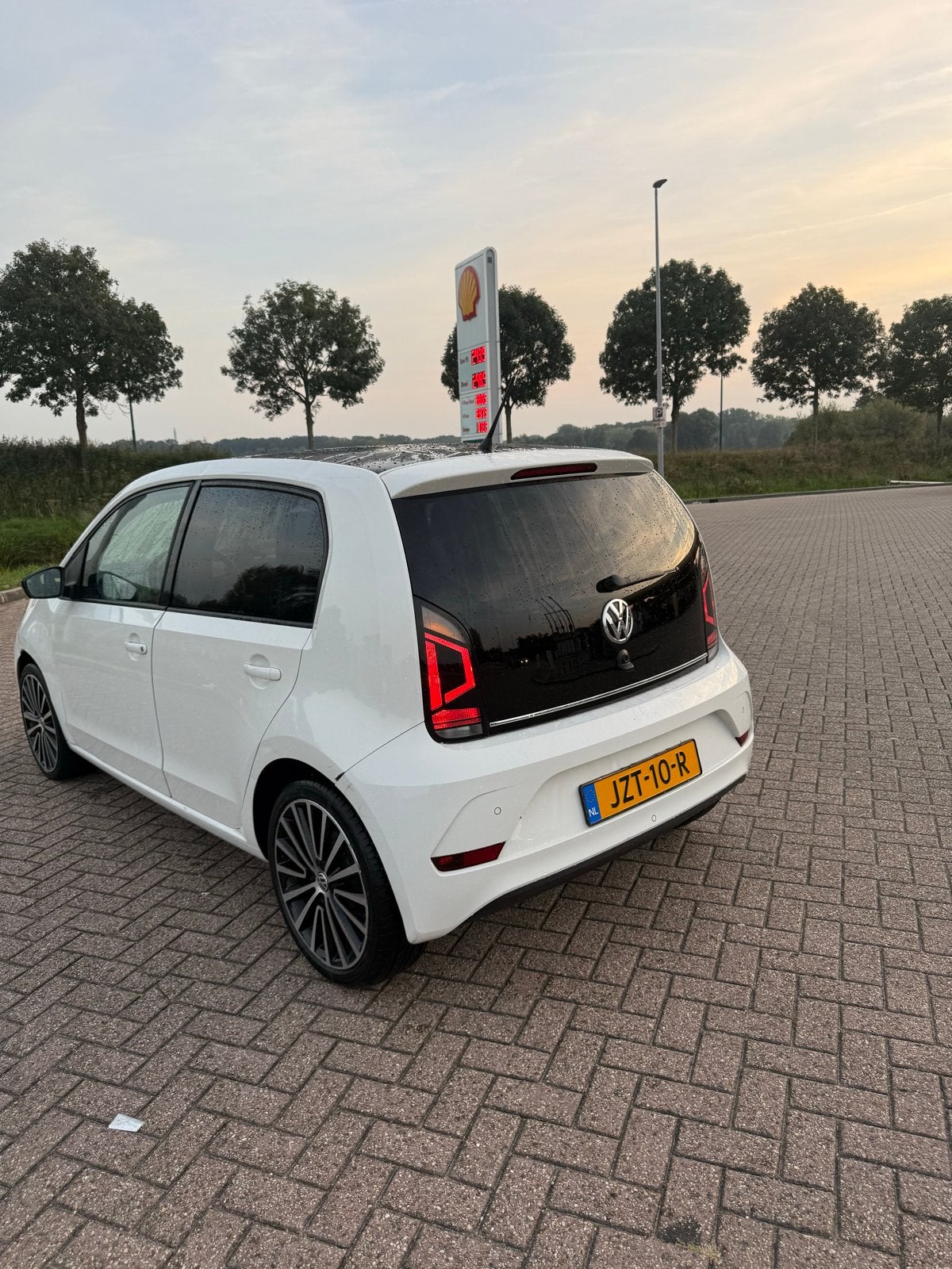 Volkswagen up! 1.0 60PK 4D BMT 2019 Wit, Auto's, Voorwielaandrijving, Up!, 4 stoelen, Wit