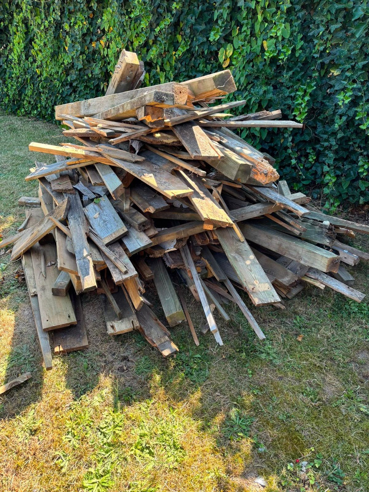Brandhout, haardhout gratis hout, Tuin en Terras, Haardhout, Minder dan 3 m³, Ophalen, Overige houtsoorten
