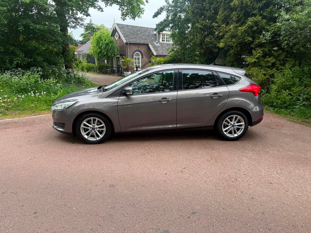 Ford Focus 1.0 Trend / Navi / Airco/ PDC / Lm / Bt / Apk / A, 101 pk, Gebruikt, Euro 6, Bruin