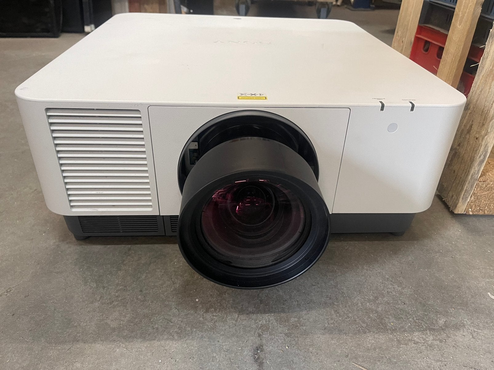 SONY VPL-FHz90L LASERBEAMER 9000Lum Norm€20.000 nu€2000,00, Ophalen, LCD, Ultra HD (4K), SONY
