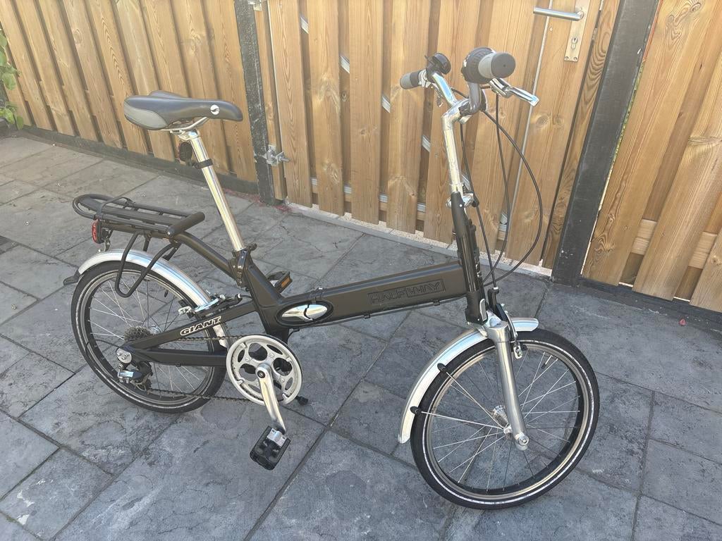 Giant Halfway opvouwbare fiets - perfect voor woon-werkverke, 20 inch of meer, Gebruikt, Velgrem, Versnellingen