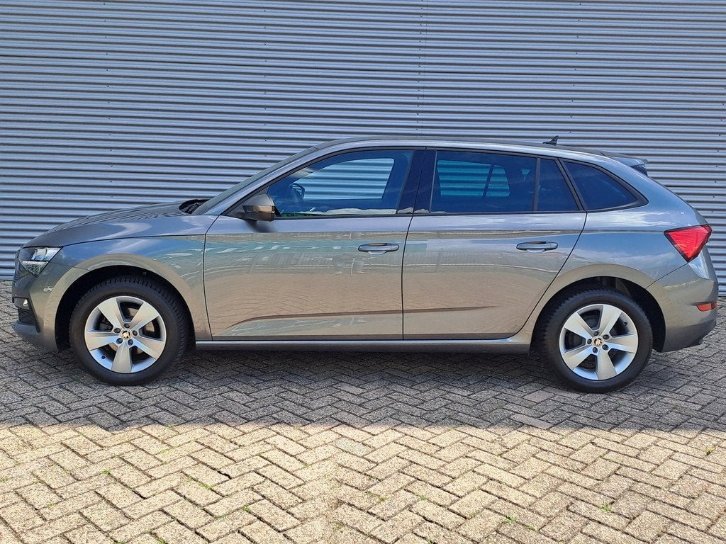 Skoda Scala 1.0 TSI Sport Business | Navigatie | Cruise | Se, Auto's, Skoda, Voorwielaandrijving, 12 maanden, Gebruikt, 49 €/maand
