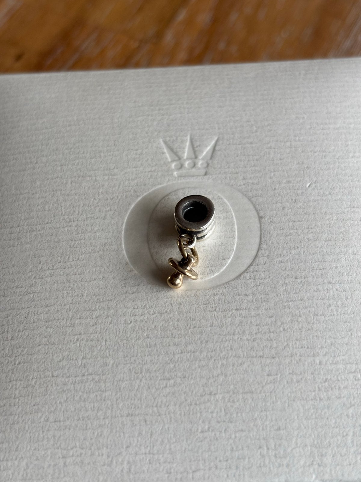 Pandora bedel baby speen zilver met goud, Pandora, Ophalen of Verzenden, Zo goed als nieuw, 1 bedel
