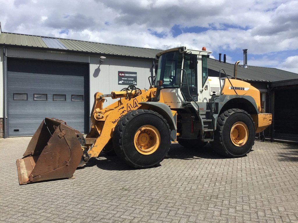 Liebherr L544 (bj 2006), Zakelijke goederen, Machines en Bouw | Kranen en Graafmachines, Wiellader of Shovel
