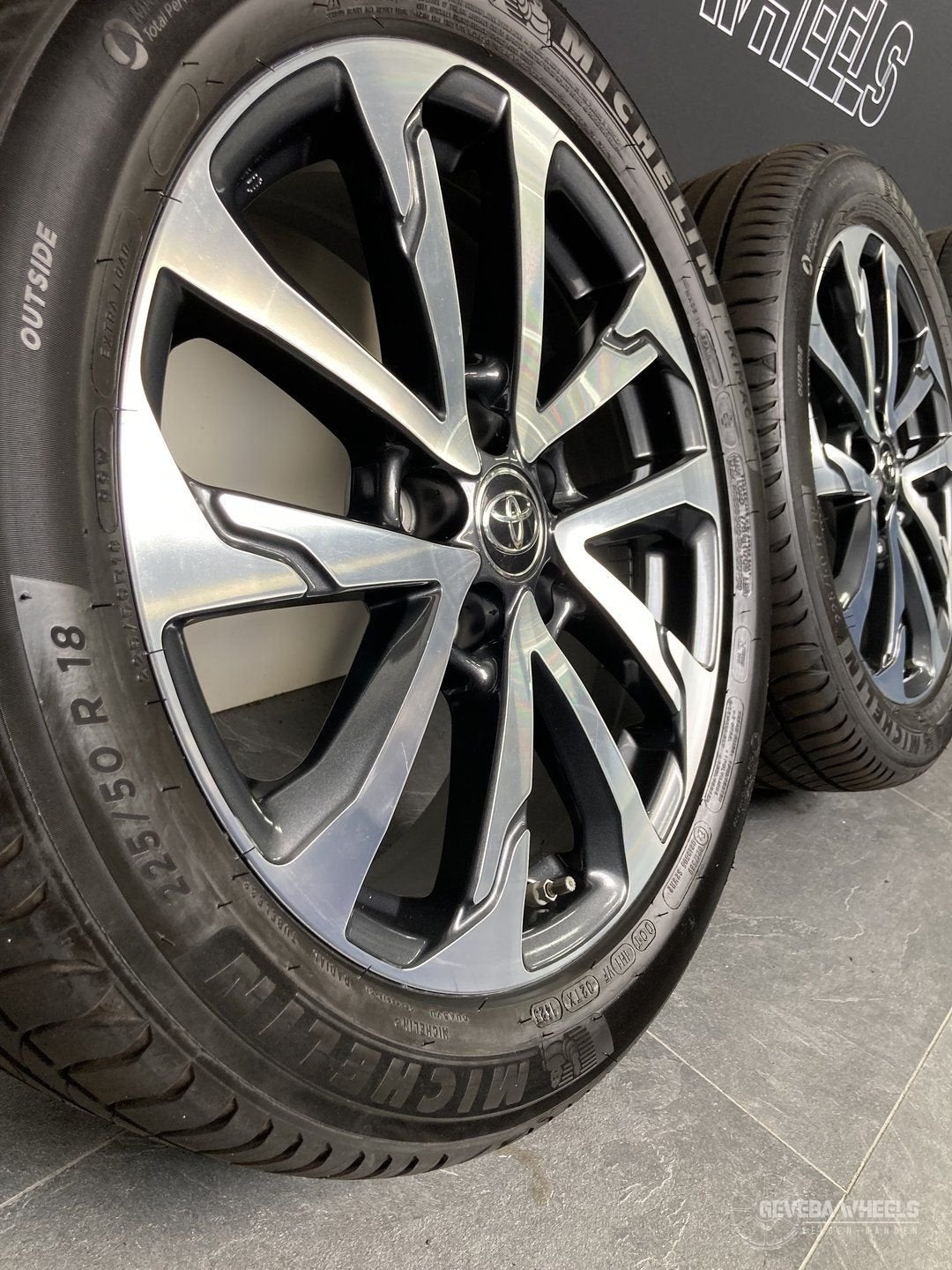 18” originele Toyota Corolla Cross velgen + banden 5x114.3, Auto-onderdelen, Banden en Velgen, 18 inch, Gebruikt, -, -