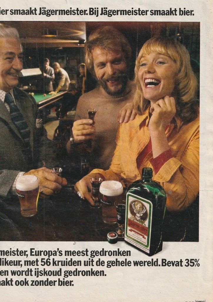 Retro reclame 1975 Jägermeister likeur bij het biljart, Verzenden, Overige typen