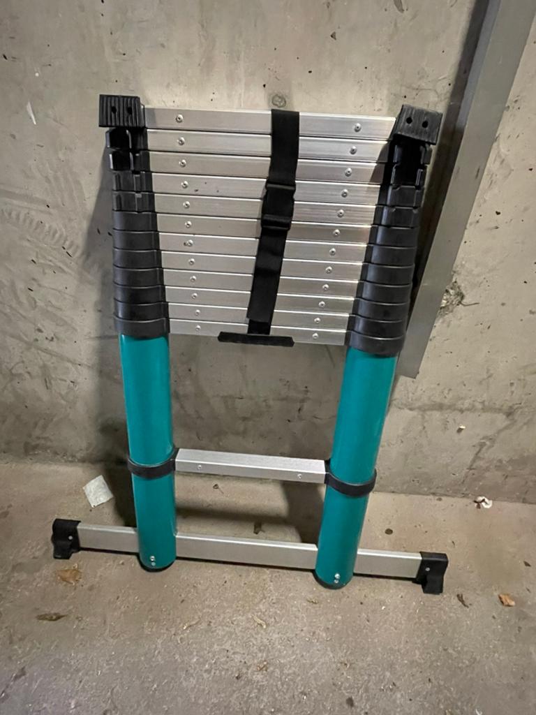 Handige Telescopische Ladder - Compact en Veelzijdig, Ophalen, Gebruikt, Ladder, Opvouwbaar of Inschuifbaar