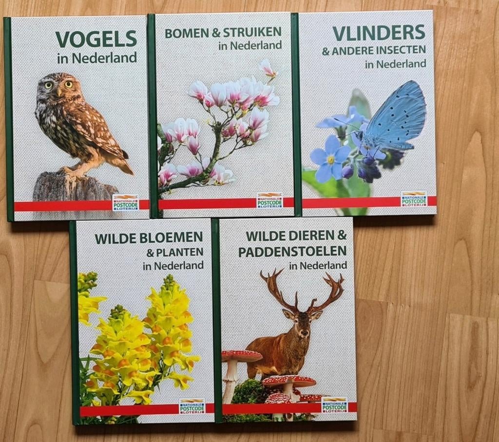 5 Natuurboeken Postcode Loterij complete serie voor €5,00, Ophalen of Verzenden, Zo goed als nieuw, Natuur algemeen