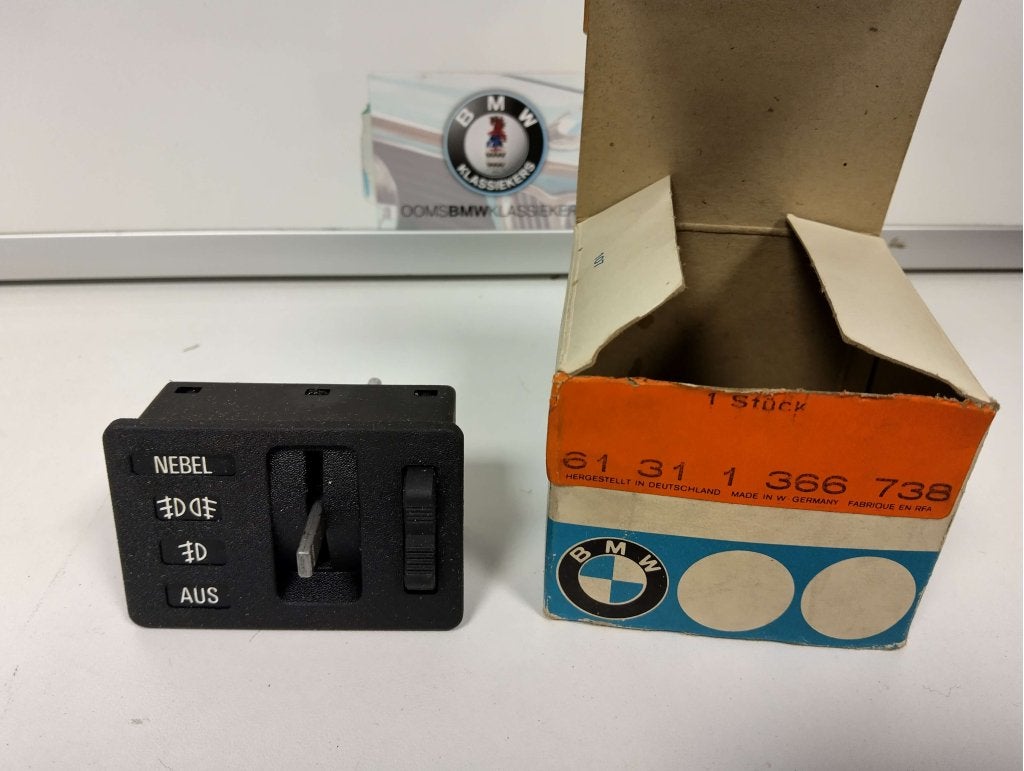 BMW E23 7 serie Mistachterlicht Nieuw 61311366738, Niet ingevuld, Niet ingevuld, Niet ingevuld, BMW