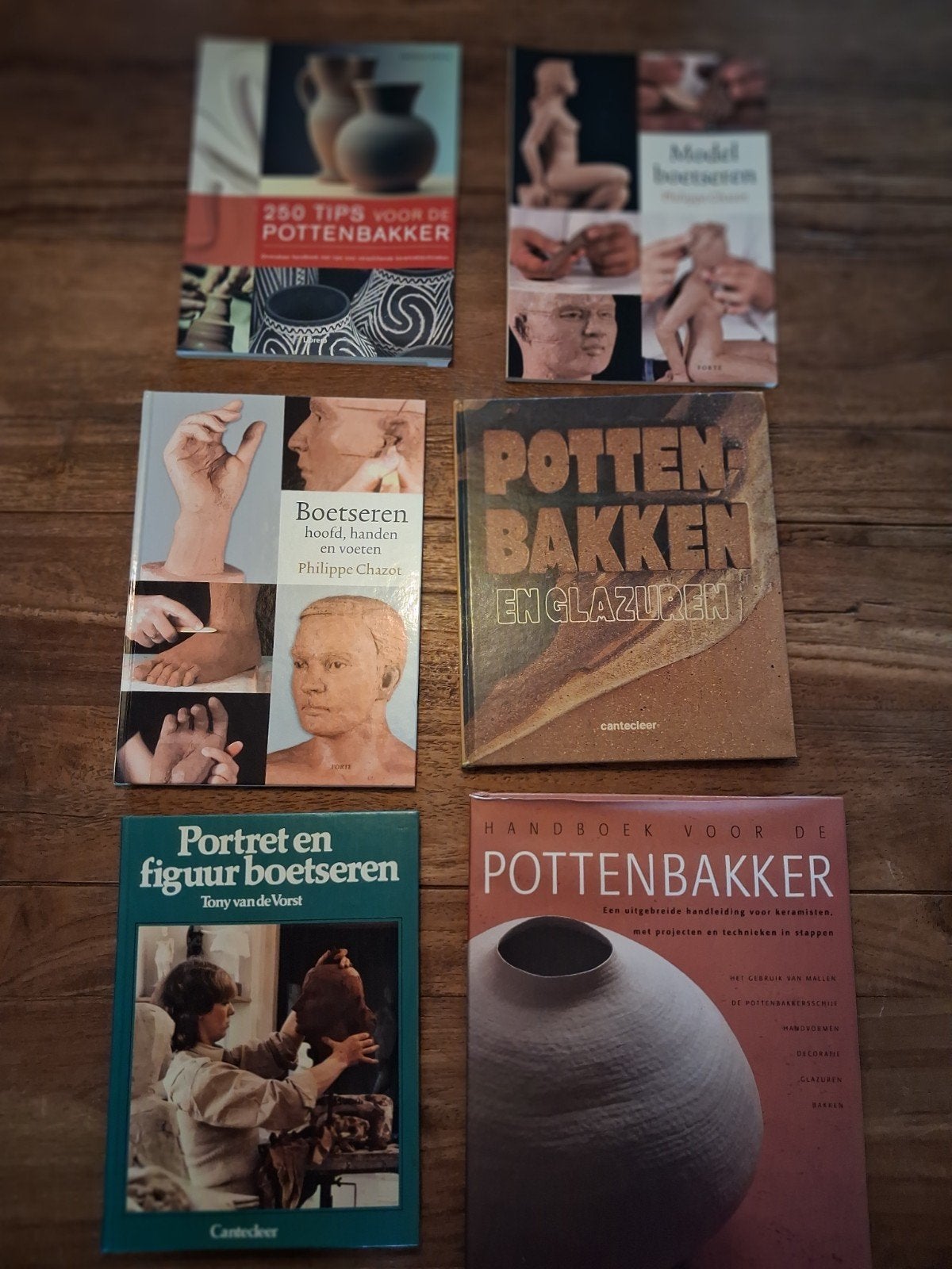 Boeken over pottenbakken, boetseren en keramiek, Ophalen of Verzenden, Gelezen, Kleien en Boetseren, Diverse auteurs