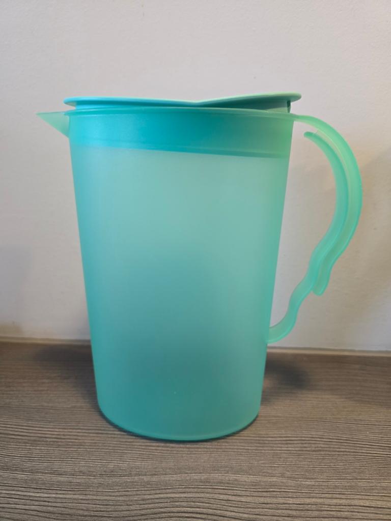 Tupperware kan met deksel - 2 liter, Huis en Inrichting, Keuken | Tupperware, Gebruikt, Beker of Kan, Blauw, Groen, Ophalen of Verzenden